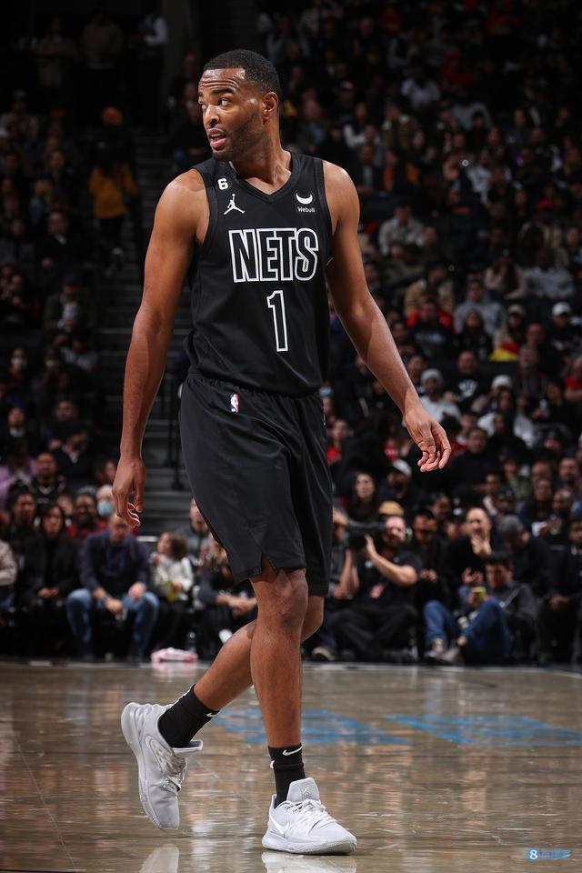 本赛季表现 本赛季表现