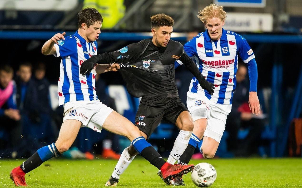 年轻势力的 年轻势力的