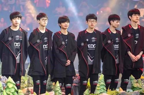 武术不仅传 武术不仅传