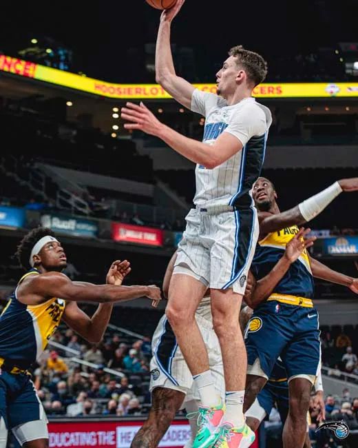 内部士气受 内部士气受